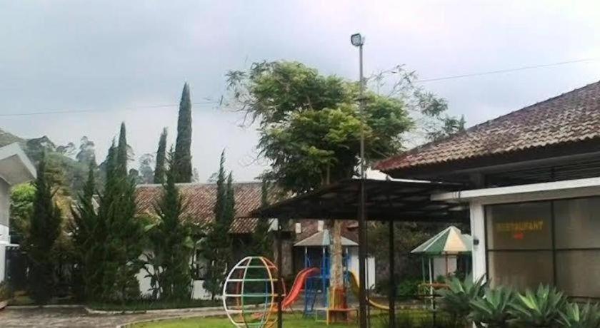 New Mountain Springs Hotel & Resort Lembang Zewnętrze zdjęcie